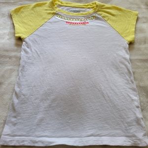EUC OshKosh B'Gosh Girls White Tee with Yellow Short Sleeve Size 5